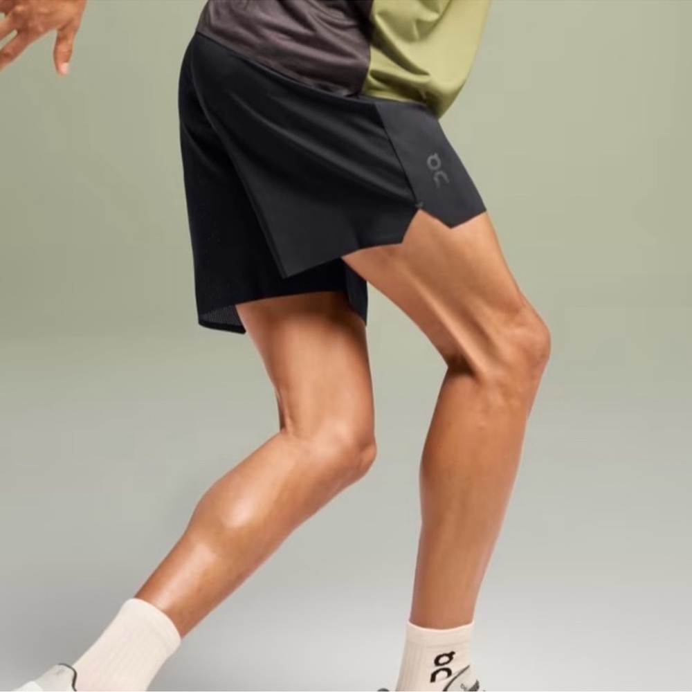 On Running On Cloud Lightweight Perforated Shorts XL